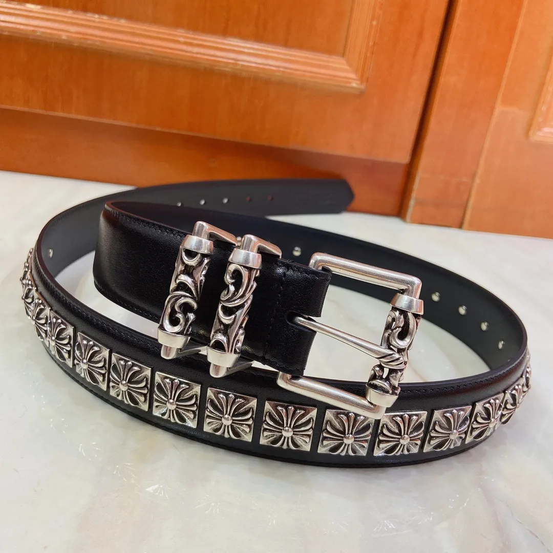 💰800💰Full package💰 💍Purchase level 𝐂𝐡𝐫𝐨𝐦𝐞𝐇𝐞𝐚𝐫𝐭𝐬 Kroxin Rotating roller Roman column pin buckle belt (fixed version), pure copper silver-plated hardware and imported leather decorated with square cross flower belt, very cool. Width 3.8cm